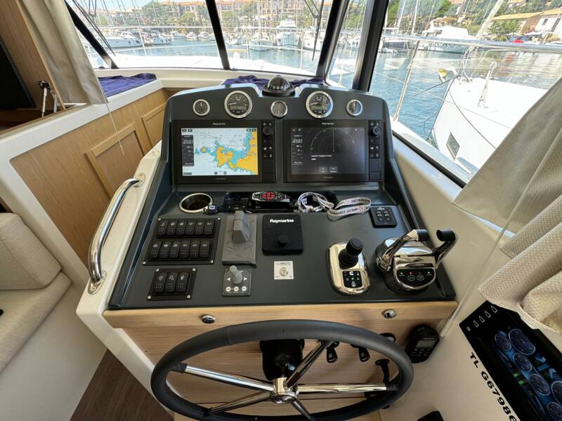 SWIFT TRAWLER 48 9