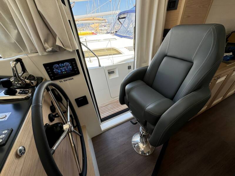 SWIFT TRAWLER 48 8