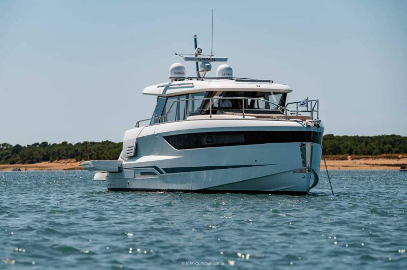 44 EXPLORER 1