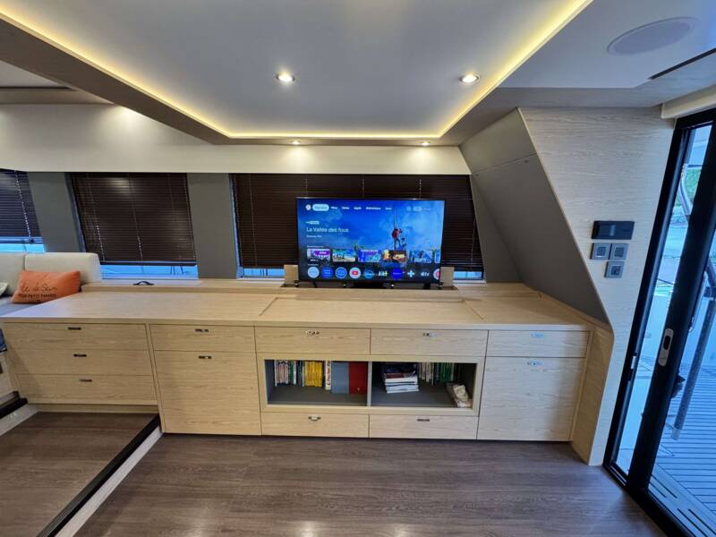 GRAND TRAWLER 62 10