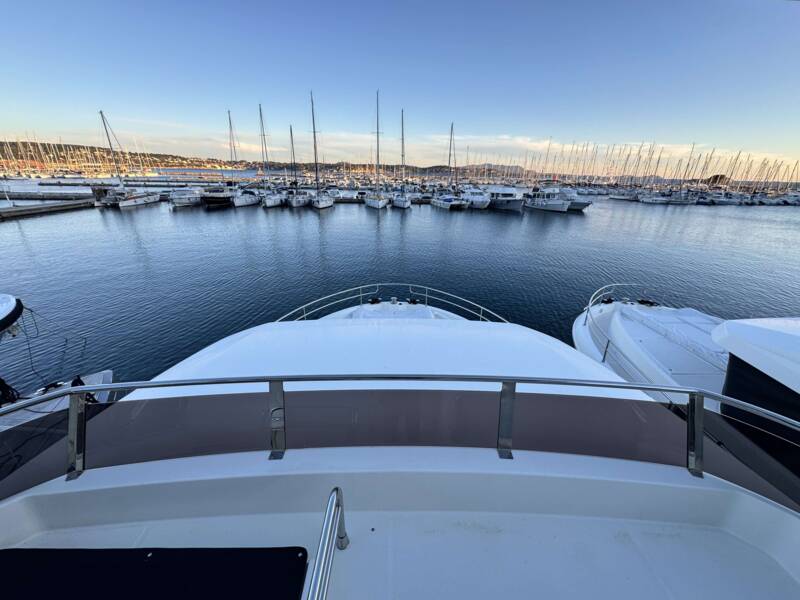 GRAND TRAWLER 62 28
