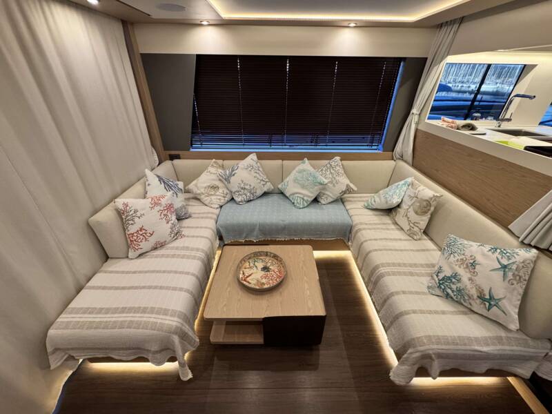 GRAND TRAWLER 62 9