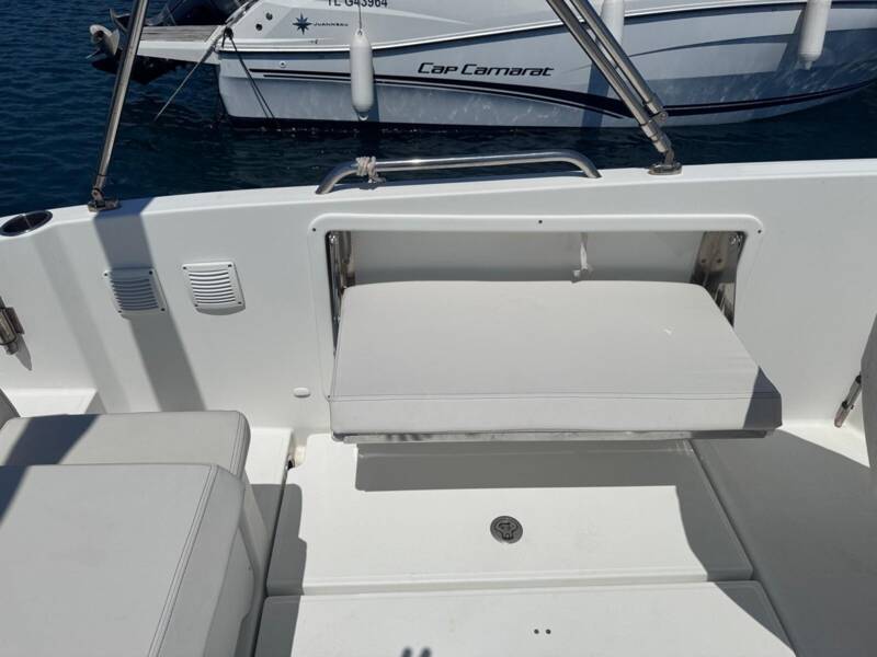 FLYER 8 SUNDECK 4