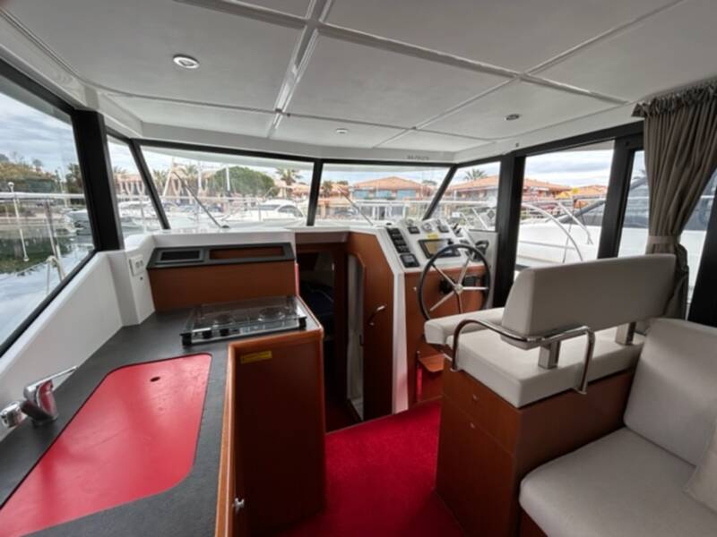 SWIFT TRAWLER 30 17