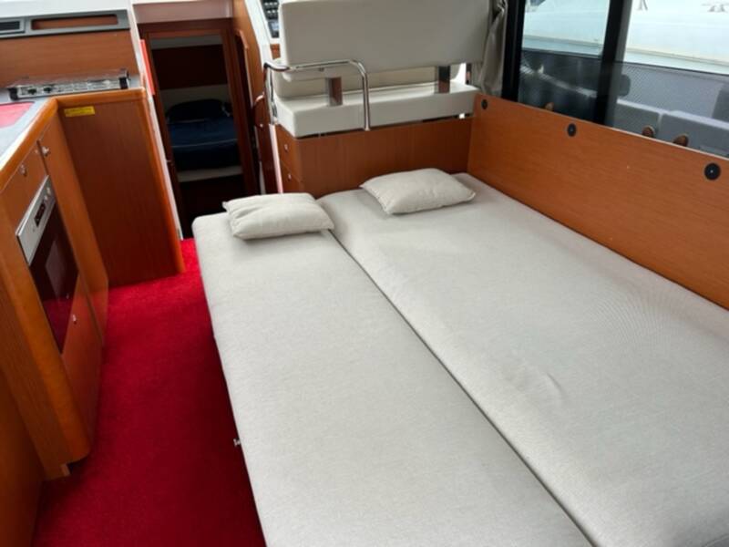 SWIFT TRAWLER 30 23