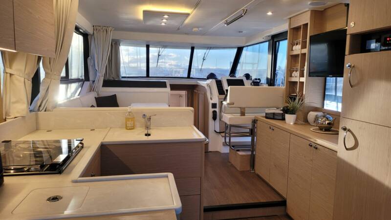 SWIFT TRAWLER 41 FLY 8