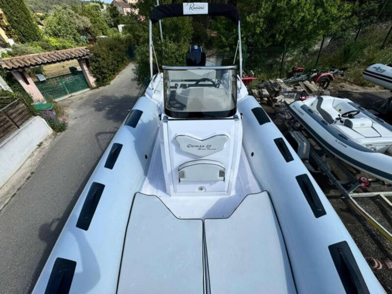 cayman 23 sport touring 5
