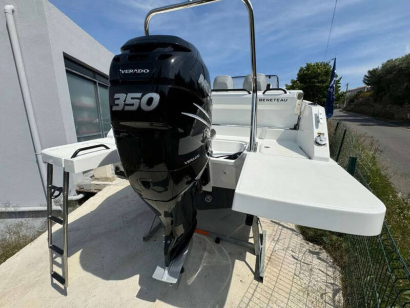 flyer  8 sundeck v2 6