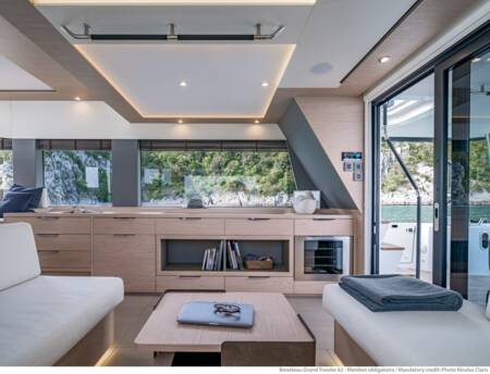 Grand Trawler 63 int1
