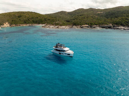 Grand Trawler 63 ext2