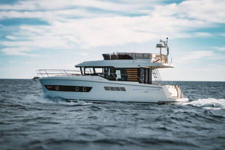 Beneteau_Swift_Trawler_37_ext2