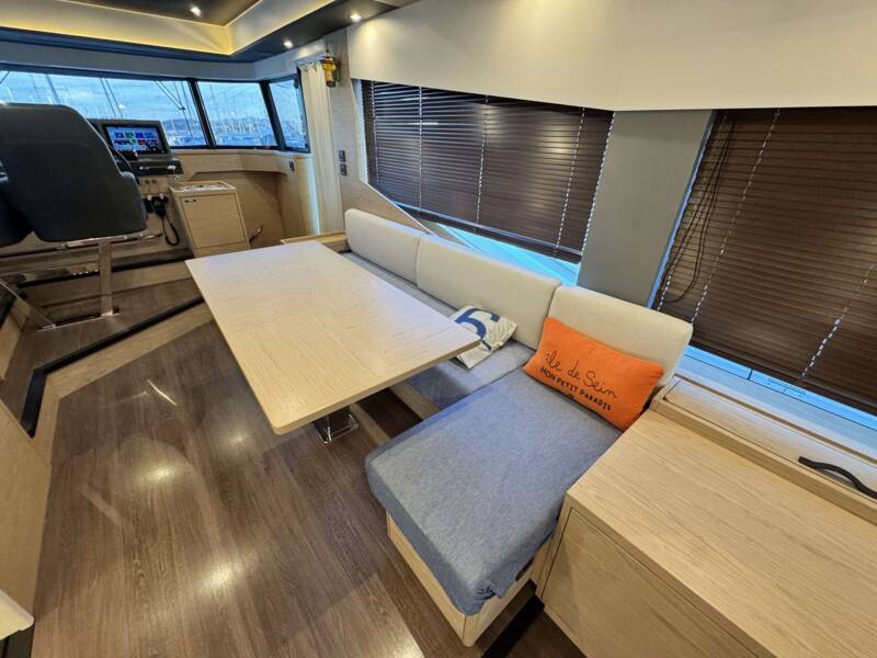 GRAND TRAWLER 62 5