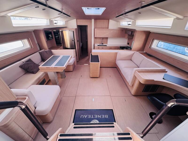 OCEANIS 60 1
