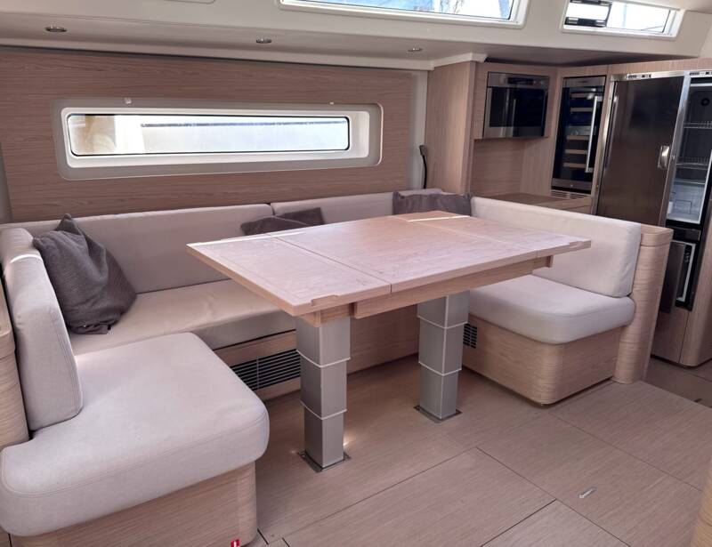 OCEANIS 60 12