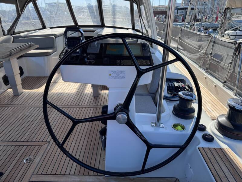 OCEANIS 60 4
