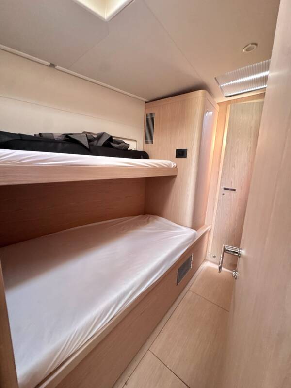 OCEANIS 60 7