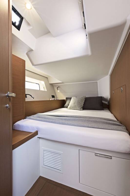 FIRST YACHT 53 7